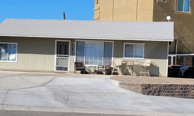 Yuma House | Affordable 2 Bedroom River Cabin, Martinez Lake