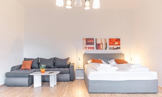 Wahring Apartment | Affordable 2BR Apt -Perfect for Longstays