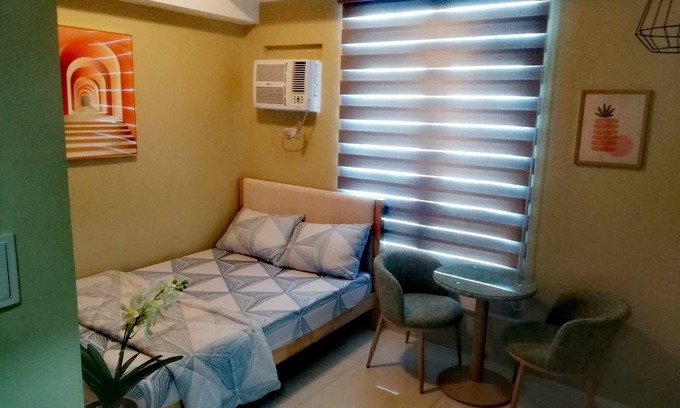 Salcedo Village Condo | Affordable & Cozy Studio - Salcedo Square, Salcedo Village, Makati City