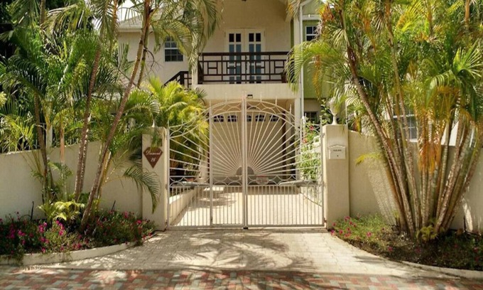 Halcyon Heights Apartment | Affordable Luxury Two Bedroom Two Bathroom Apartment With Private Pool
