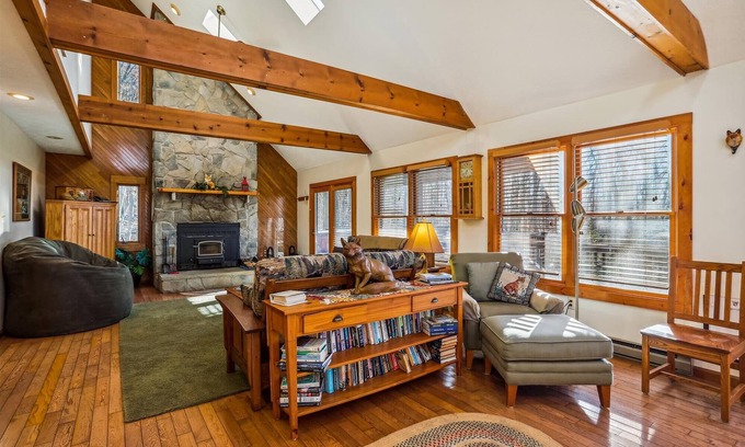 Davis House | Affordably priced and amazingly nice mountain cottage offers peace and quiet.