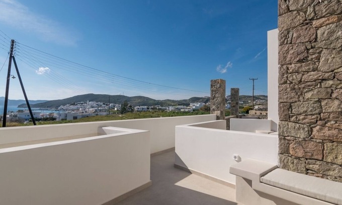 Adamas Bed & Breakfast | Afroessa Milos