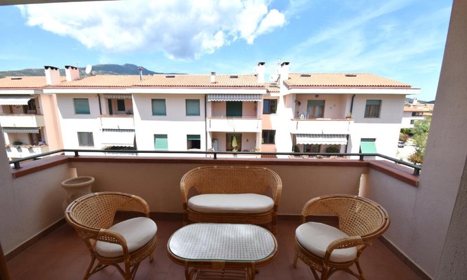 Marina di Campo Apartment | AGAVE - Terrazza attrezzata, clima e posto auto privato