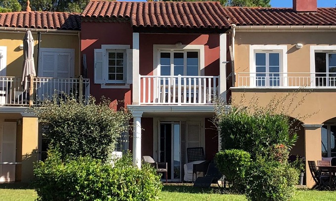 Le Dramont Apartment | Agay/Rivages du Lac/Apartment 4-5 pers/superb sea view/pool/wifi/climate