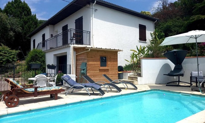 Colayrac-Saint-Cirq Villa | Agen Lot et Garonne Villa Heated Pool get Promotion in July
