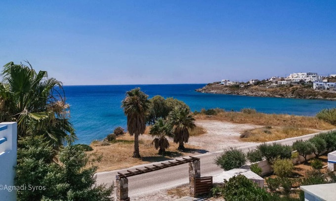 Megas Gialos Bed & Breakfast | Agnadi Syros Beachfront Studios & Rooms
