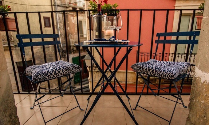 Palazzolo Acreide Historic Centre Apartment | Agora Holiday House