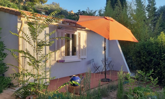 Toulon Apartment | Agréable Cabanon au Cœur D'un Typique Jardin Toulonnais