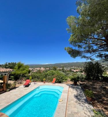 Le Beausset Bed & Breakfast | Agréable chambre d'hôtes avec piscine