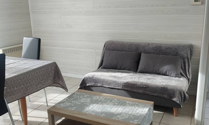 Chef-Boutonne House | Agréable Petite Maison de Campagne Dans les Environs de Chef-boutonne 79