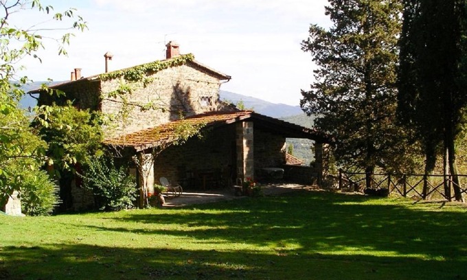 Castel Focognano House | Agriturismo Borgo Ornina