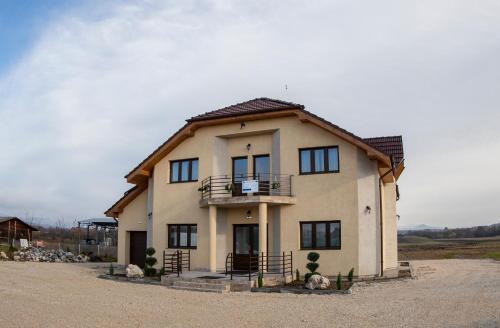 Remetea House | AGROPENSIUNEA LUK