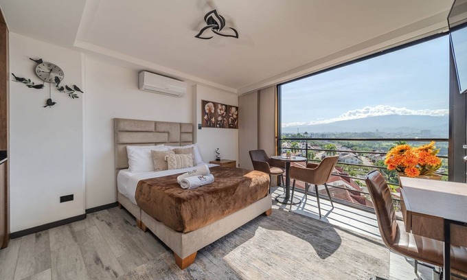 Pereira House | |Ahead| Panoramic Loft with parking and AC