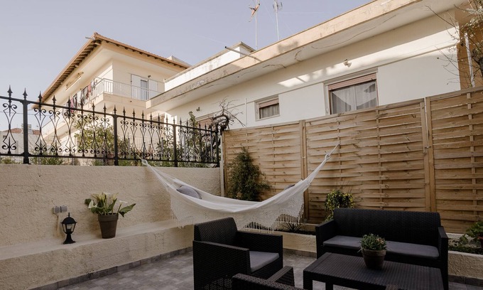 Aristotelis Apartment | Aiora Yard - Anemone