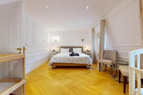 Warwick House | -Air Con- Premium House - Prime location