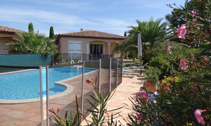Roquebrune-sur-Argens House | AIR-CONDITIONED PROVENCAL VILLA WITH SWIMMING POOL - GARDEN - ROCK VIEW