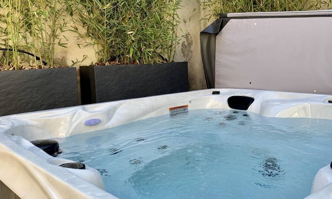 Carcassonne House | Air-conditioned, cocooning townhouse with jacuzzi