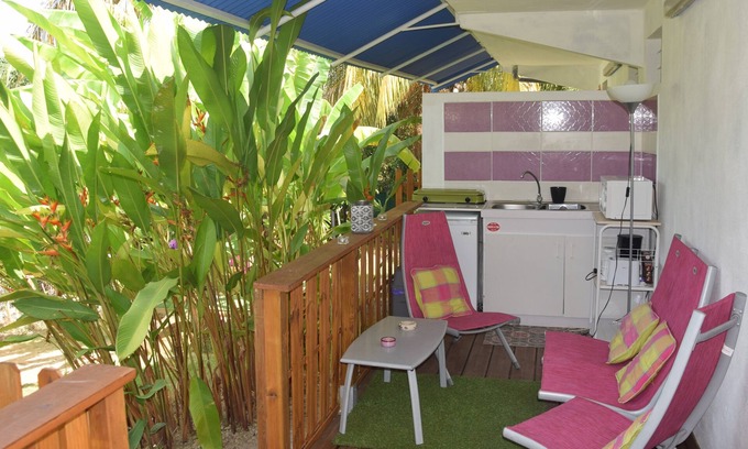 Malendure House | Air conditioned studio 3 minutes walk from the beach