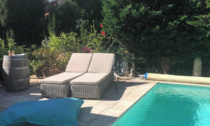 Arles House | Air-conditioned town house with heated swimming pool