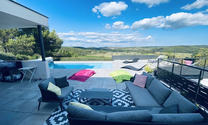 Combaillaux House | Air-conditioned villa with pool and breathtaking views