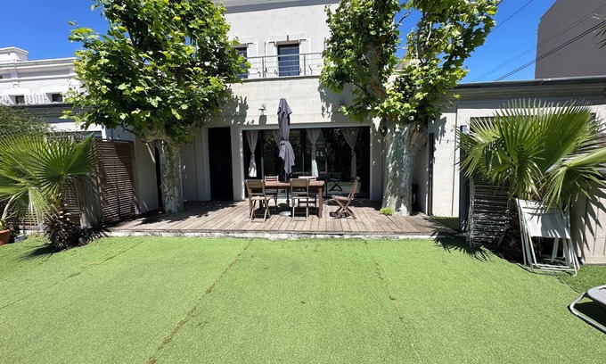 8th Arrondissement House | Air-conditioned villa 2 minutes from Pointe Rouge beach