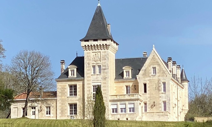 Nouvelle-Aquitaine Villa | Air-conditioned villa at Château de Bellevue, heated pool, 6 adults + 2 children