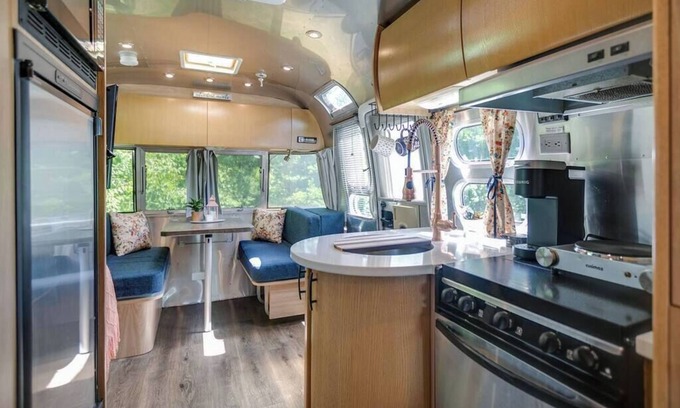 Franklin House | Airstream Camping Getaway in Liepers Fork