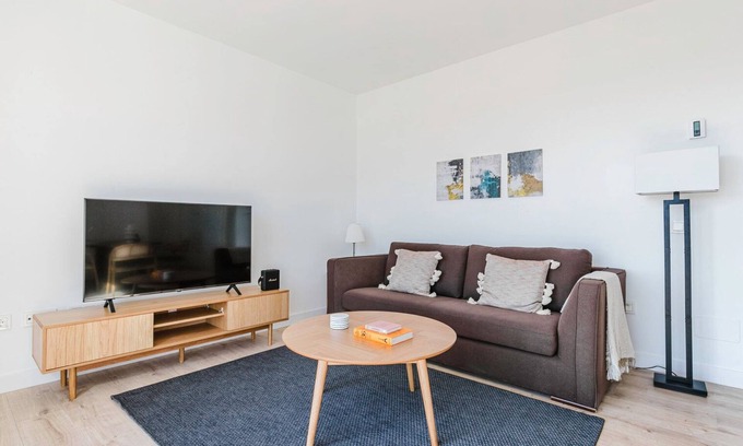 Palma-Palmilla Apartment | Airy Martiricos - La Roca 1BR w/Doorman, nr Stadium, by Blueground