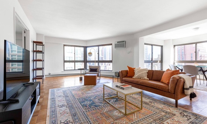 Turtle Bay Apartment | Airy Midtown East 2BR w/Doorman, W/D, nr. Central Park, by Blueground