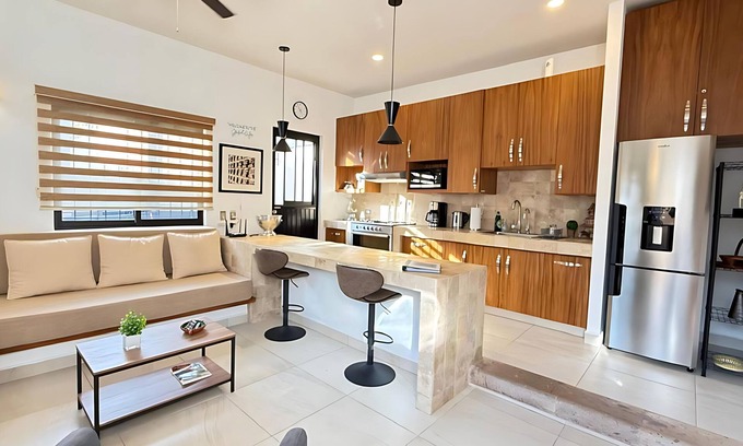 San Antonio Tlayacapan House | Ajijic 1 Bedroom Guesthouse -Walk To Everything -Patio -Bikes - Pickleball Court