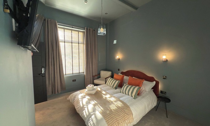 Halifax House | Akroyd House - The Mackintosh Room