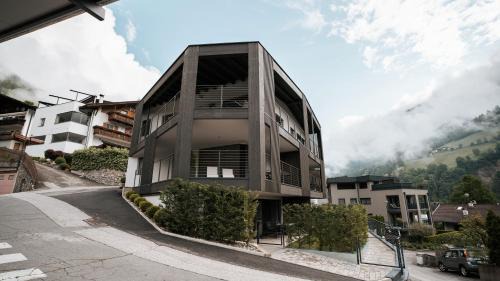 Saltusio Apartment | Aktiv Lodge Meran - Terrace Large