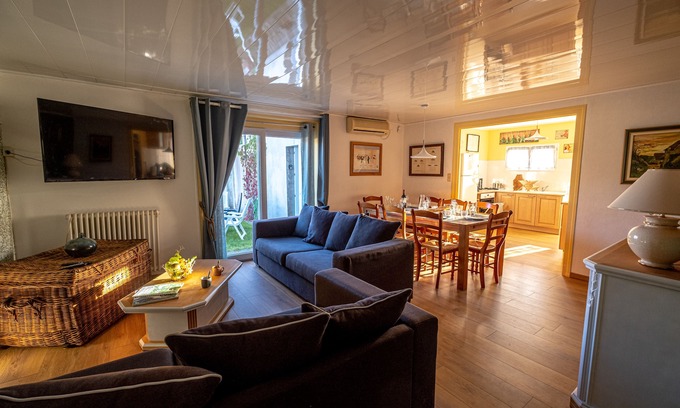 Saint Germain de Marencennes Apartment | Along the water, in the heart of Charente Maritime