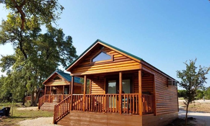 Pipe Creek Cabin | Al's Hideaway Bulli Cabin