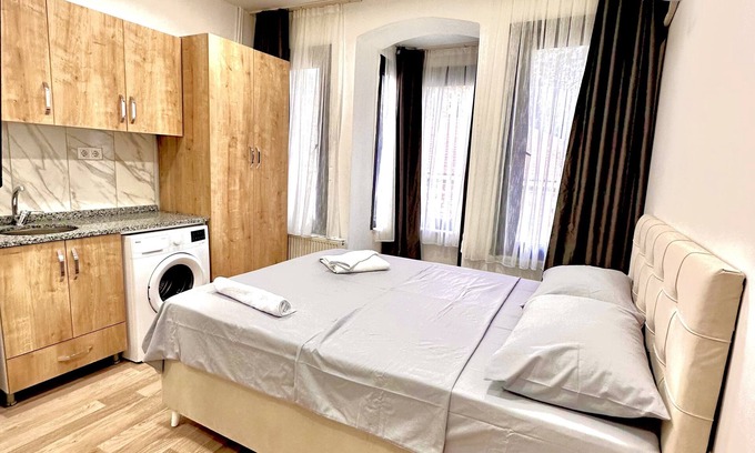 Kumkapi Apartment | Alaca suit