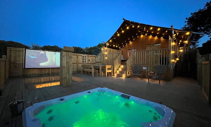 Tenby RV Rental | Aladdin Safari Tent