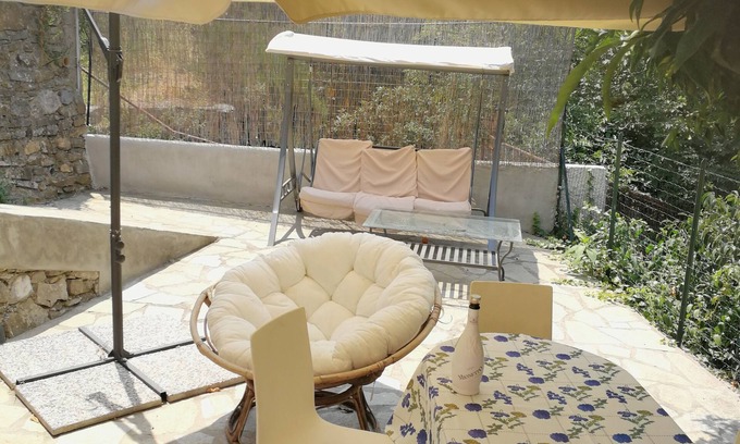 Alassio Villa | ALASSIO APARTMENT IN VILLA WITH GARDEN fenced Wi-Fi / TV