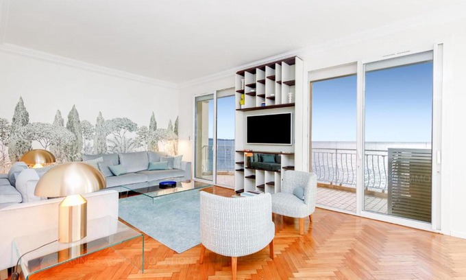 Cannes City Centre Apartment | Alba