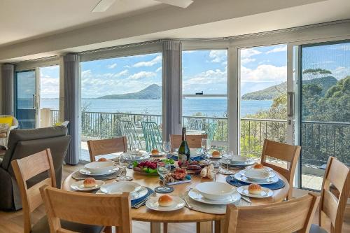 Nelson Bay Apartment | Albacore 7 Waterfront Unit