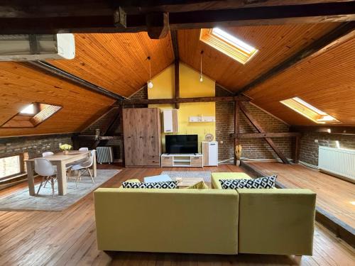 Ruse Center Apartment | Albert Guest House
