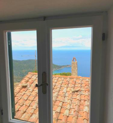 Giglio Castello Apartment | alcastello - Casamatta via Dante Alighieri,36