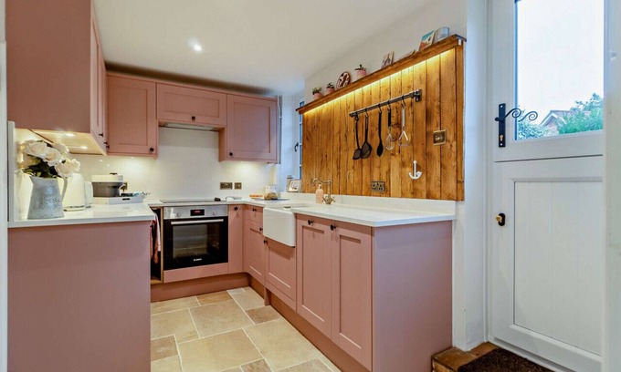 Saxmundham House | Alde End Cottage - One Bedroom House, Sleeps 2