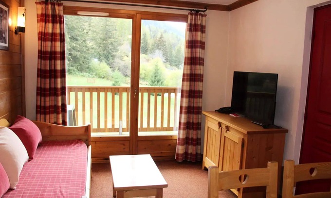 Val Cenis Apartment | ALE217 : Apartment for 6 people at the foot of the slopes with swimming pool