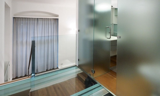 Chinatown Apartment | Aleardi Apartment - modern duplex downtown