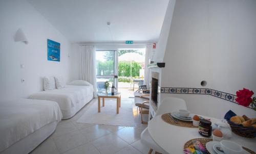 Praia da Luz Apartment | Algarve breeze studio in a subtropical garden