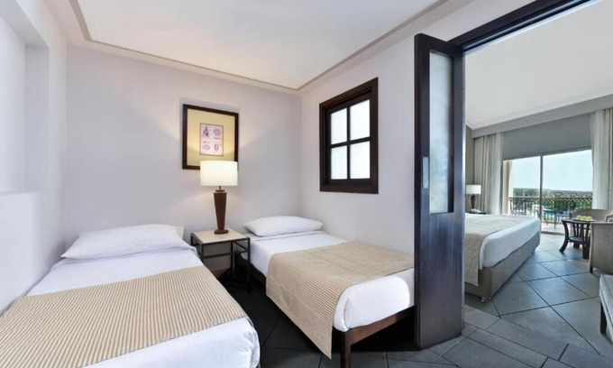 Sharm El Sheikh Hotel | All‑Inclusive Resort l 2 Rooms + Waterslides, Kids’ Club, Spa & Dining Options