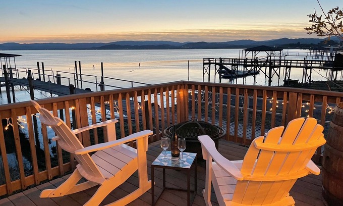Lakeport House | ALL INCLUSIVE AMENITIES:Kayak,SUP,Pedal Boat,PingPong,Pickleball,Movie Nt &MORE!