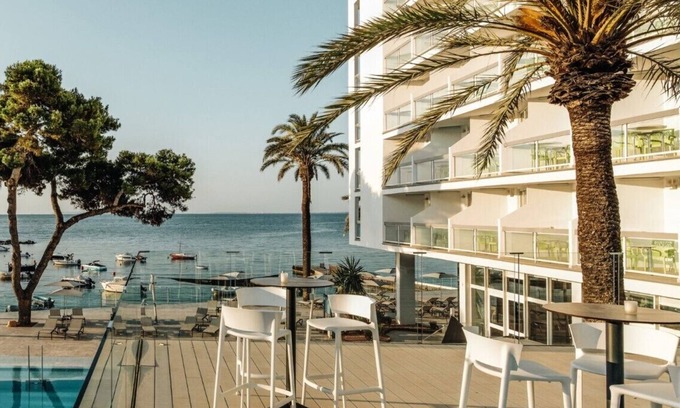 Ibiza Town Resort | All-Inclusive Life Premium Room; Double Whirlpool Tub with Sea View, and Balcony