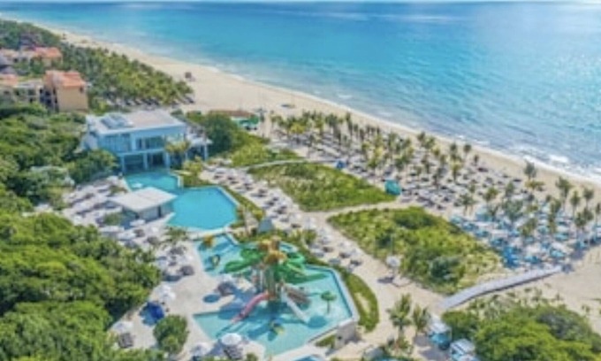 Playacar Fase II Resort | All-Inclusive on the beach with VIP ACCESS Family Rivera Suite !