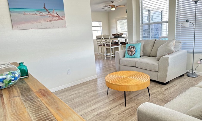 Biggar Cottage | ALL INCLUSIVE RATES! Pool View Blue - Sun Resorts and Residences Sanibel Gateway